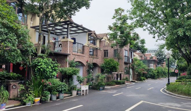 开云 开云体育平台号外!重庆渝北某超级大盘更换物业啦!整个小区焕然一新(图2) 开云 开云体育平台号外!重庆渝北某超级大盘更换物业啦!整个小区焕然一新(图2)